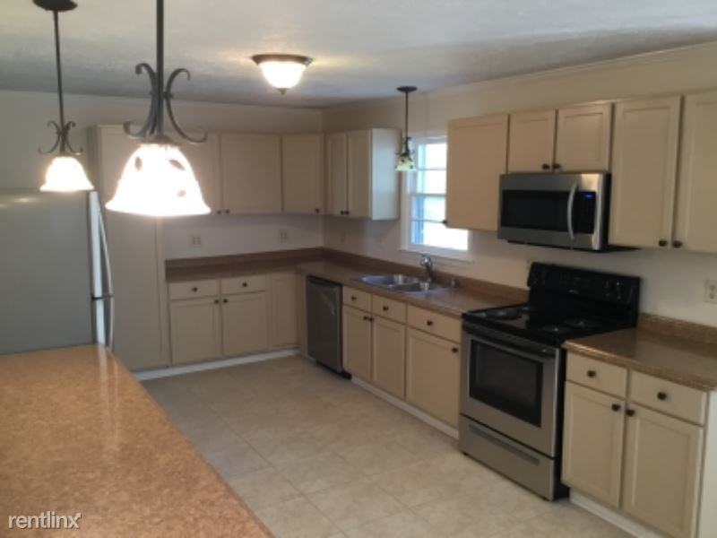 709 N Hankinson St - Photo 3 of 10