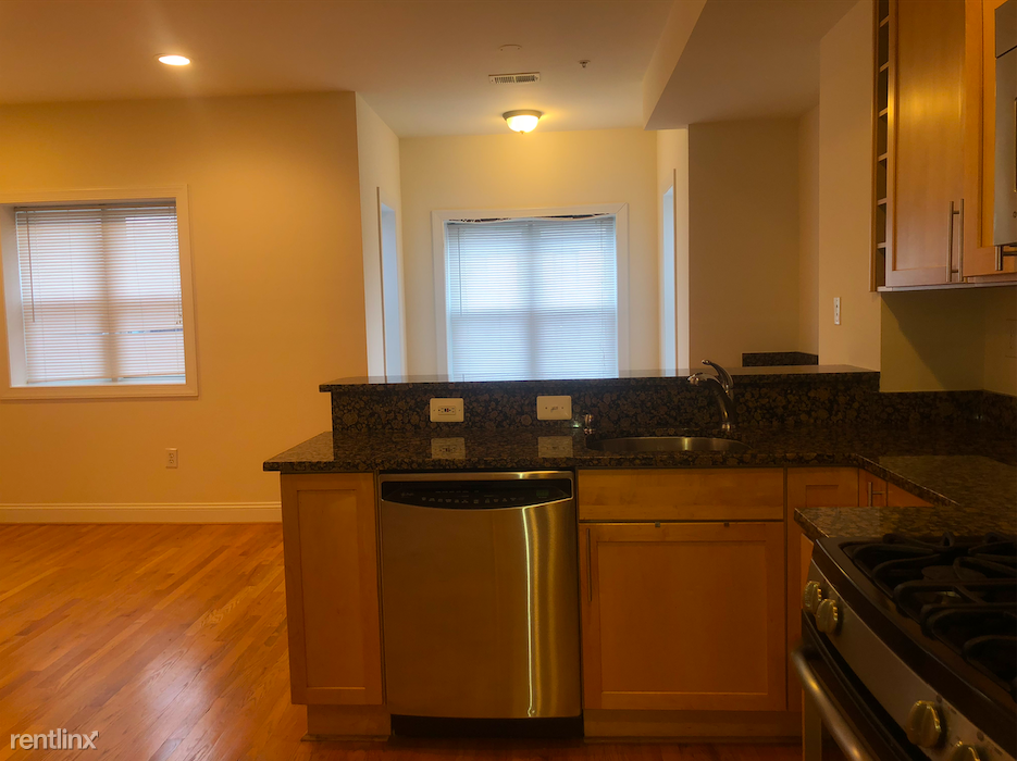 2307 18th St NW - Photo 3 of 14
