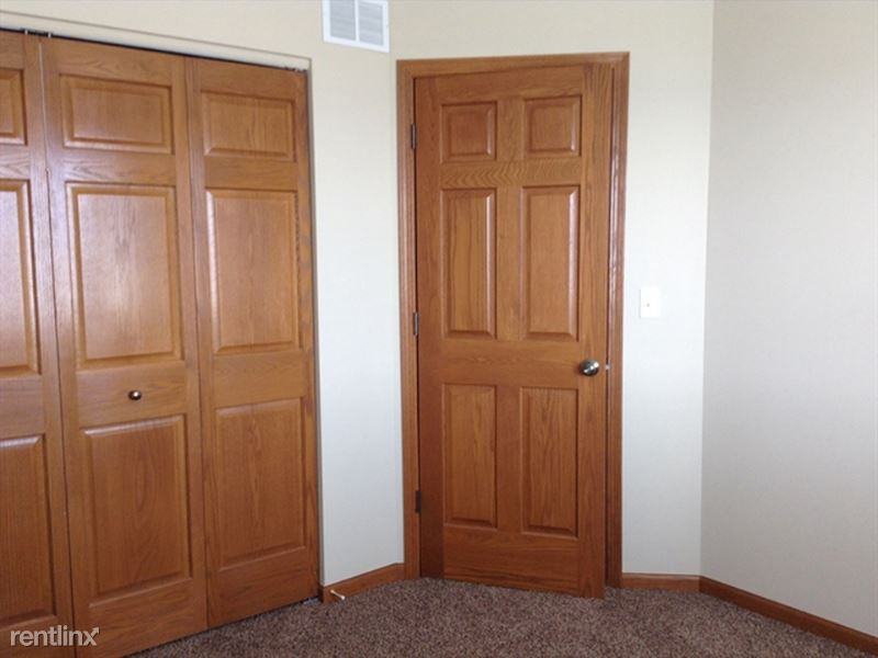 962 W Marion St - Photo 2 of 10