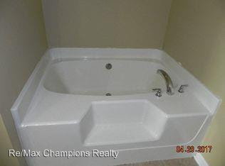 25 Redwood Dr - Photo 3 of 9