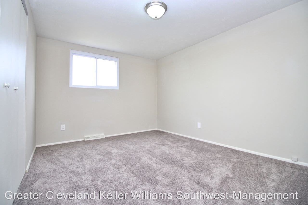 6727 Balsam Dr - Photo 3 of 19