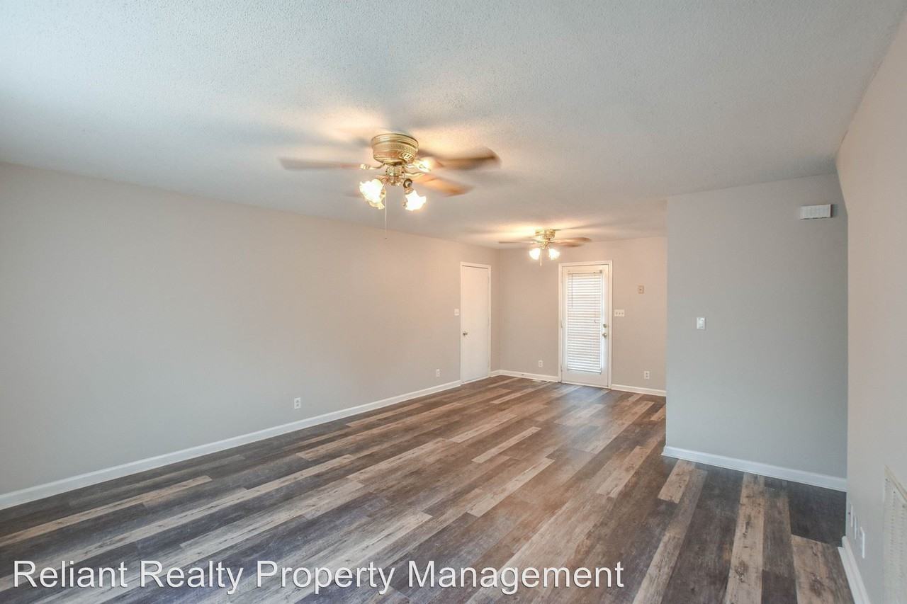 1174 Woodbridge Dr - Photo 2 of 15