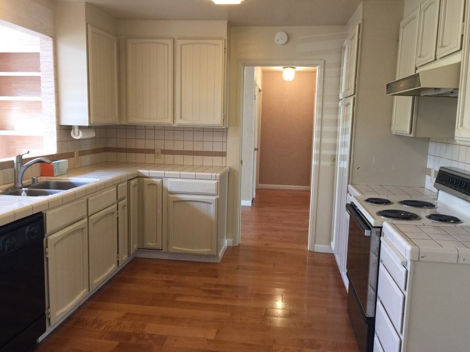 1064 San Carlos Rd - Photo 3 of 9
