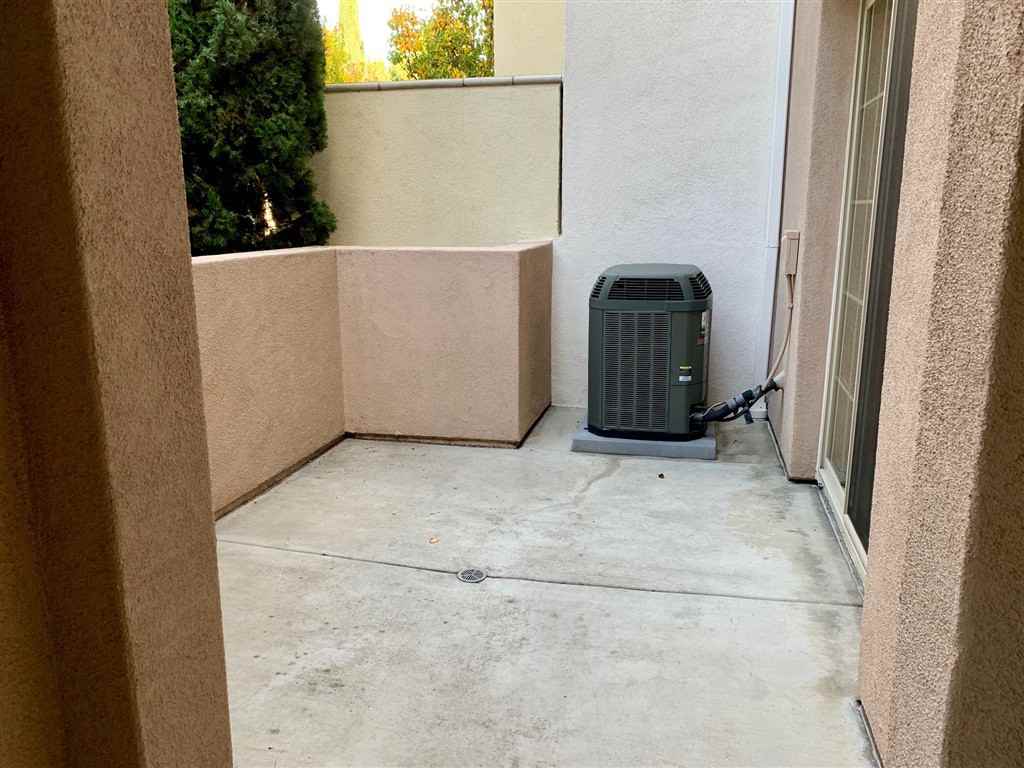 2220 Huntington Point Rd - Photo 3 of 17