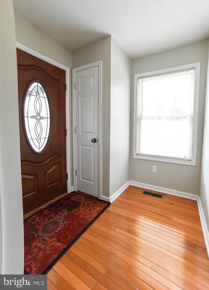 7010 Penny Ln - Photo 3 of 30