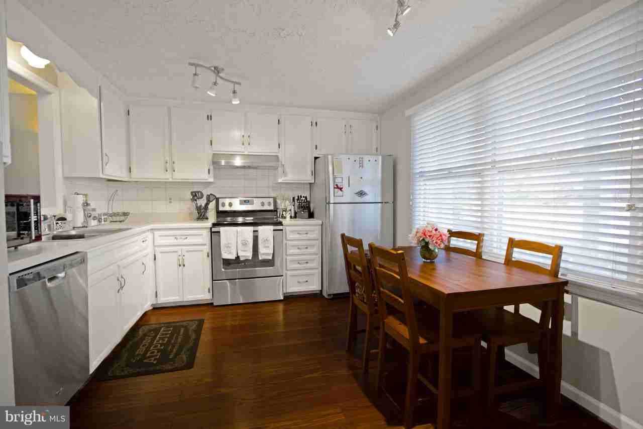 20811 Harlequin Ln - Photo 3 of 38