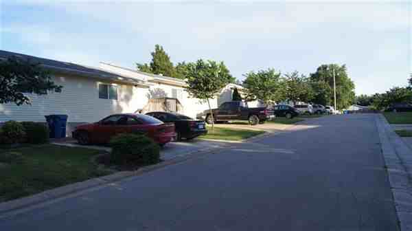 Evergreen Apartments - Photo 2 of 2