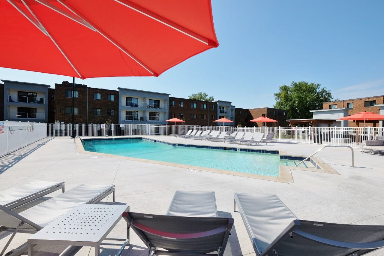 400 Ford Rd - Photo 3 of 22