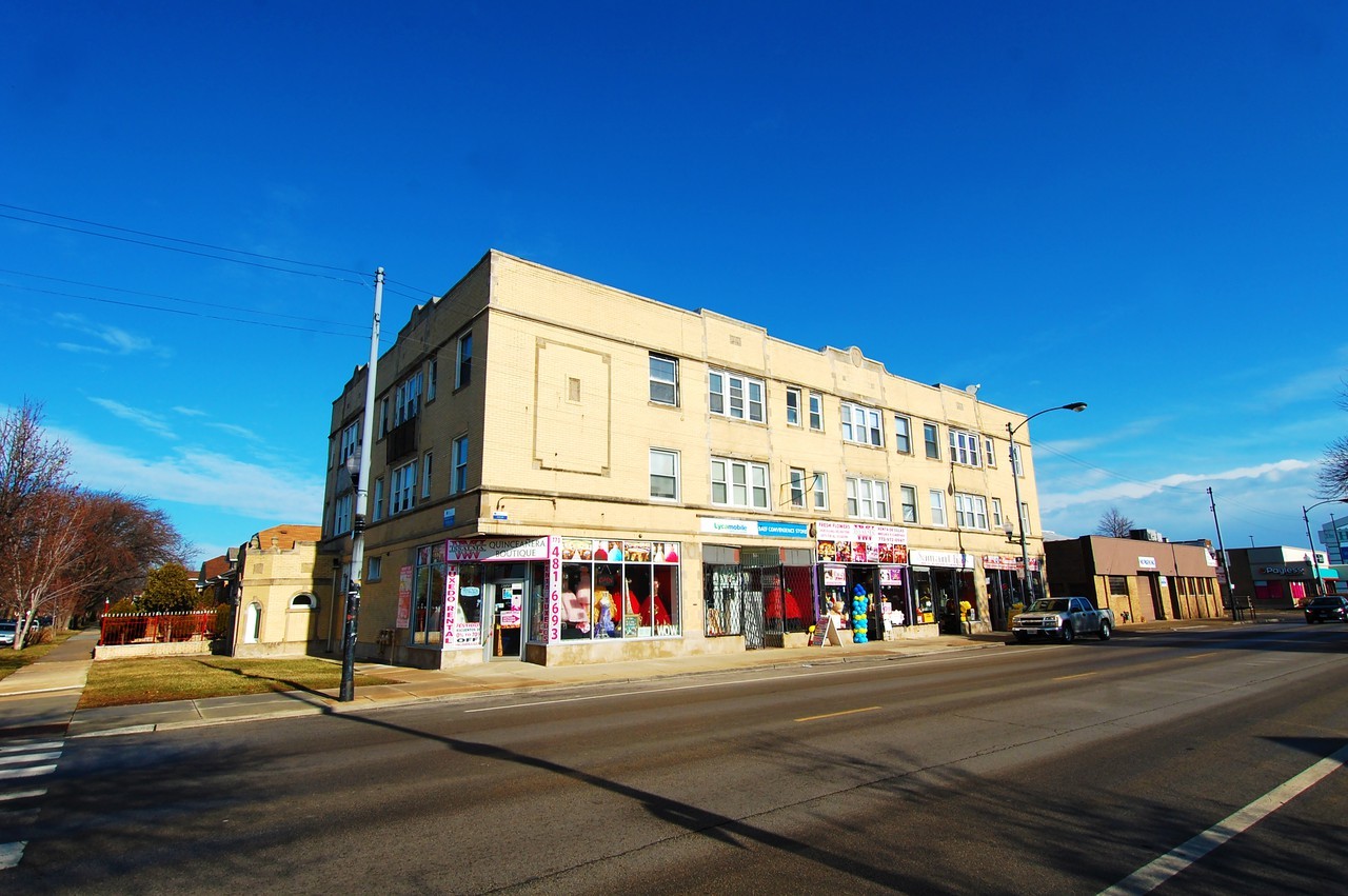 2801 N Keating Avenue /4712-20 W Diversey - Photo 2 of 16
