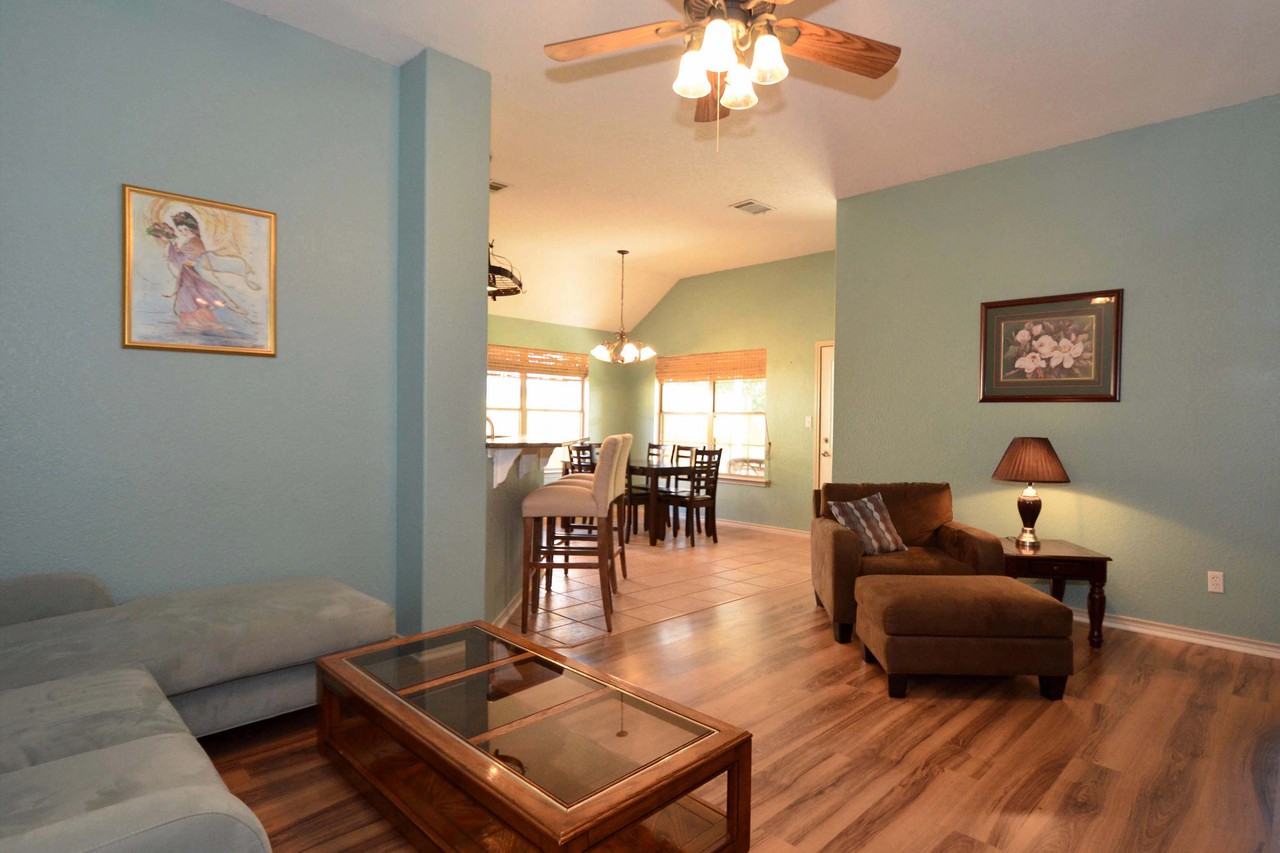 709 Chicago St - Photo 3 of 27