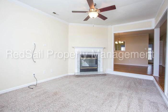2818 Cardiff Ln - Photo 3 of 21