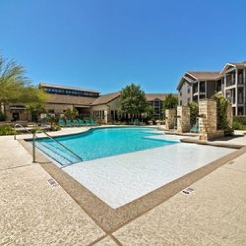 13838 13838 The Lakes Blvd Blvd #11943-2 - Photo 2 of 8