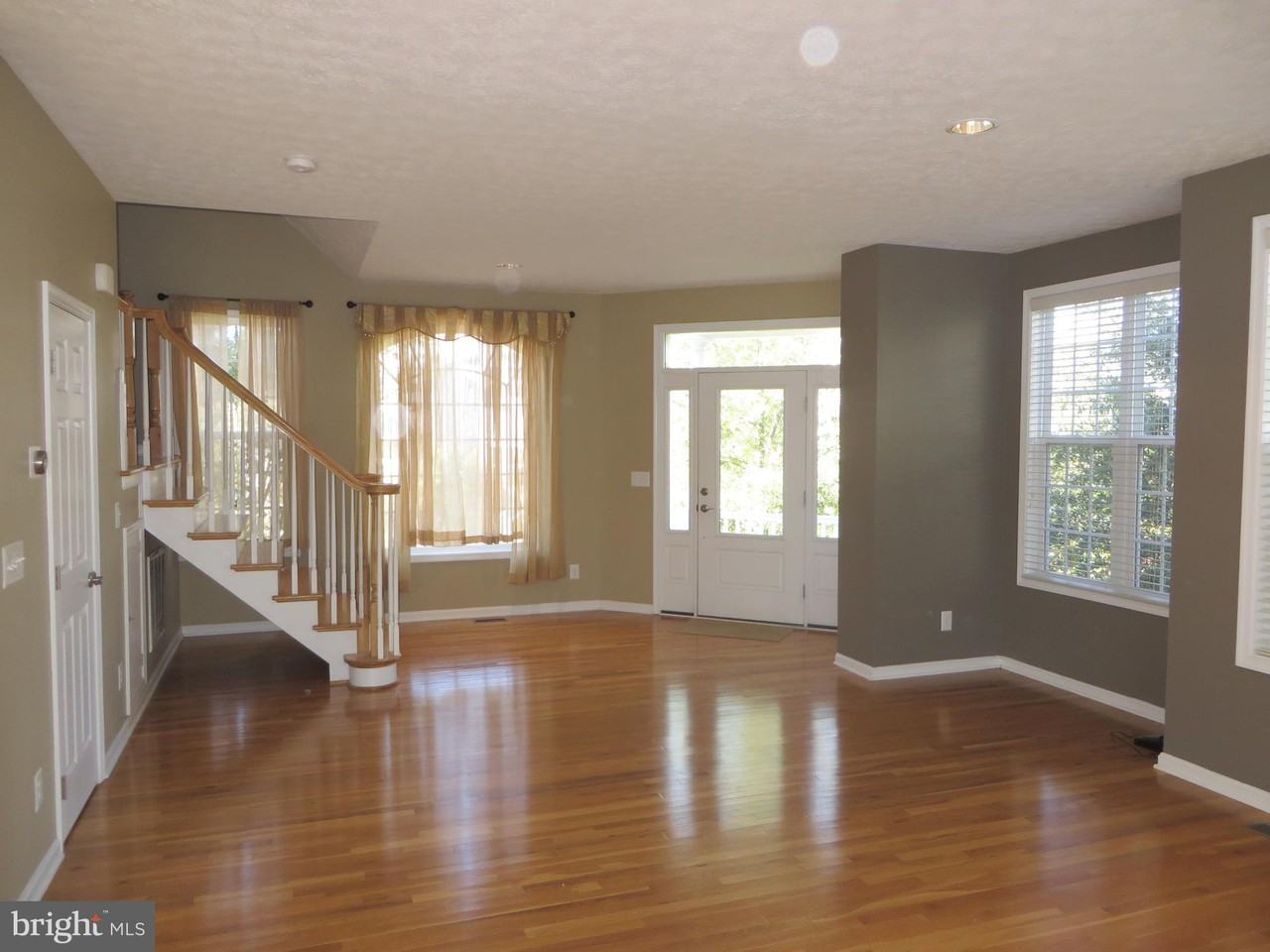 17846 4th St - Photo 2 of 45