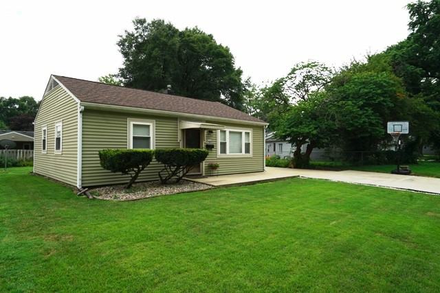 1004 Bel Aire Dr - Photo 2 of 19