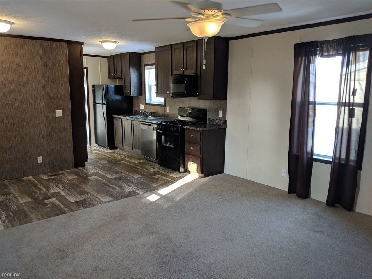 56 Chaucer Dr - Photo 2 of 8