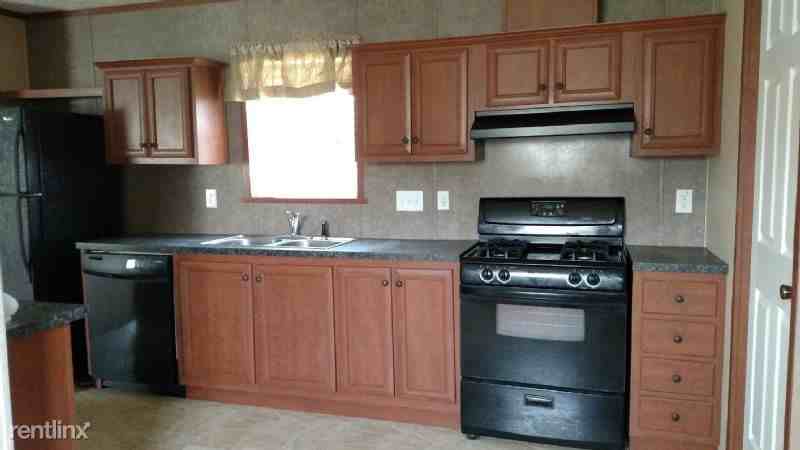 1169 Oakbrook E - Photo 2 of 8