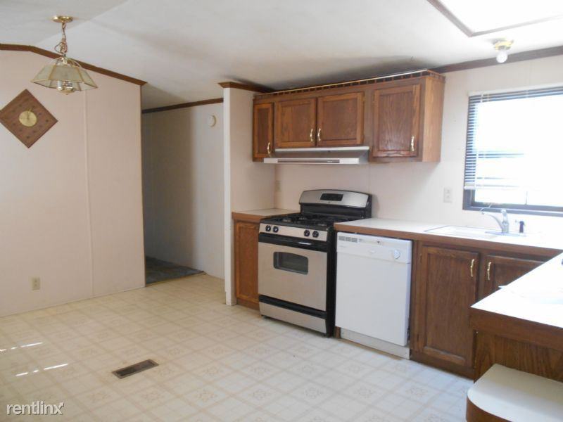 1251 Sherman Blvd W - Photo 2 of 7