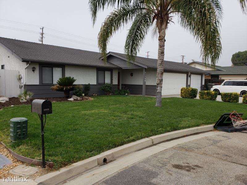 555 Vanchelle Ct - Photo 2 of 10