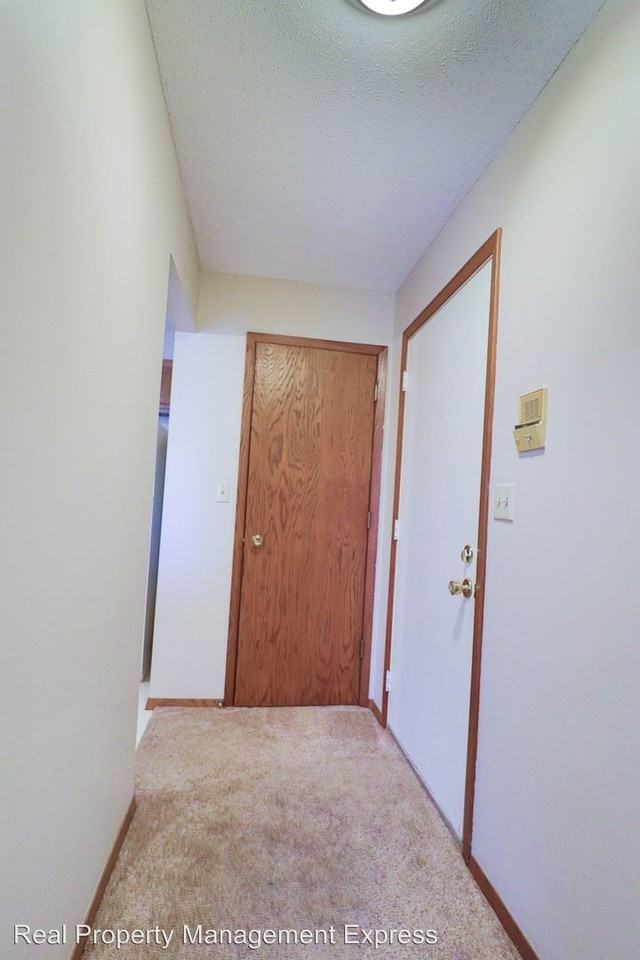 4201 S Locust - Photo 2 of 19