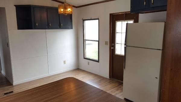 708 Chancellor Ln - Photo 3 of 10