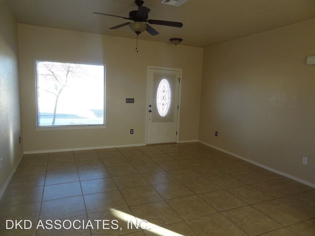 11107 Redstone Cove Dr - Photo 2 of 24