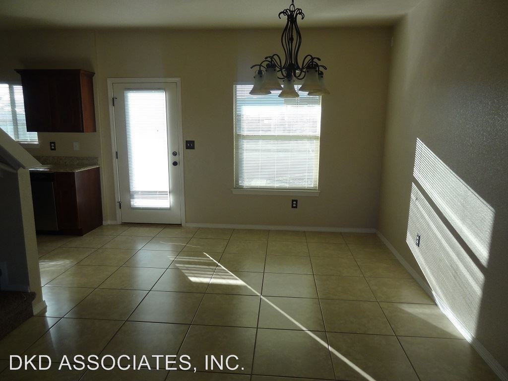 11107 Redstone Cove Dr - Photo 3 of 24