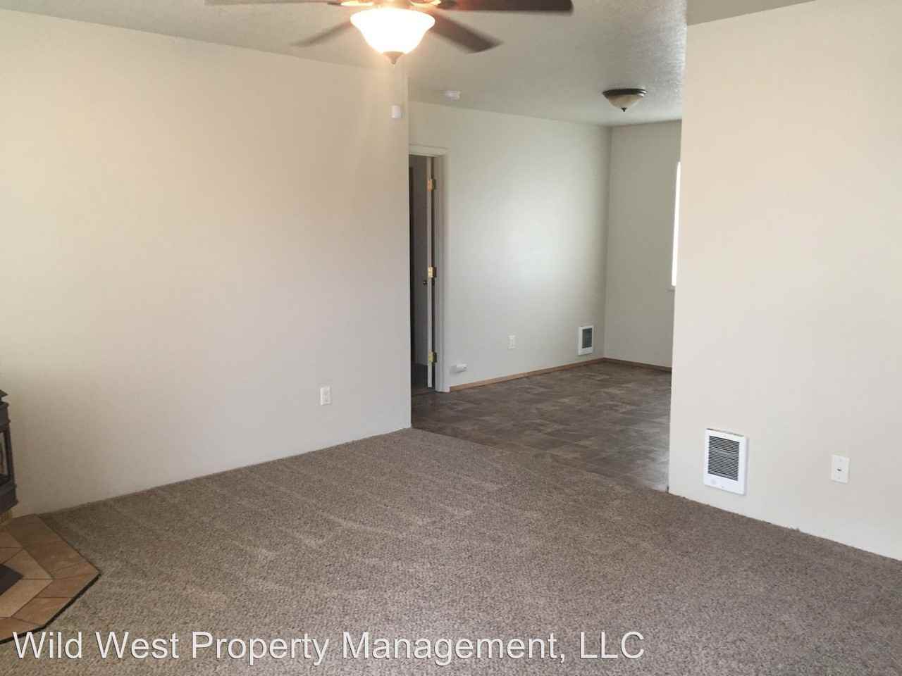 665 NW Harwood Ave - Photo 3 of 8