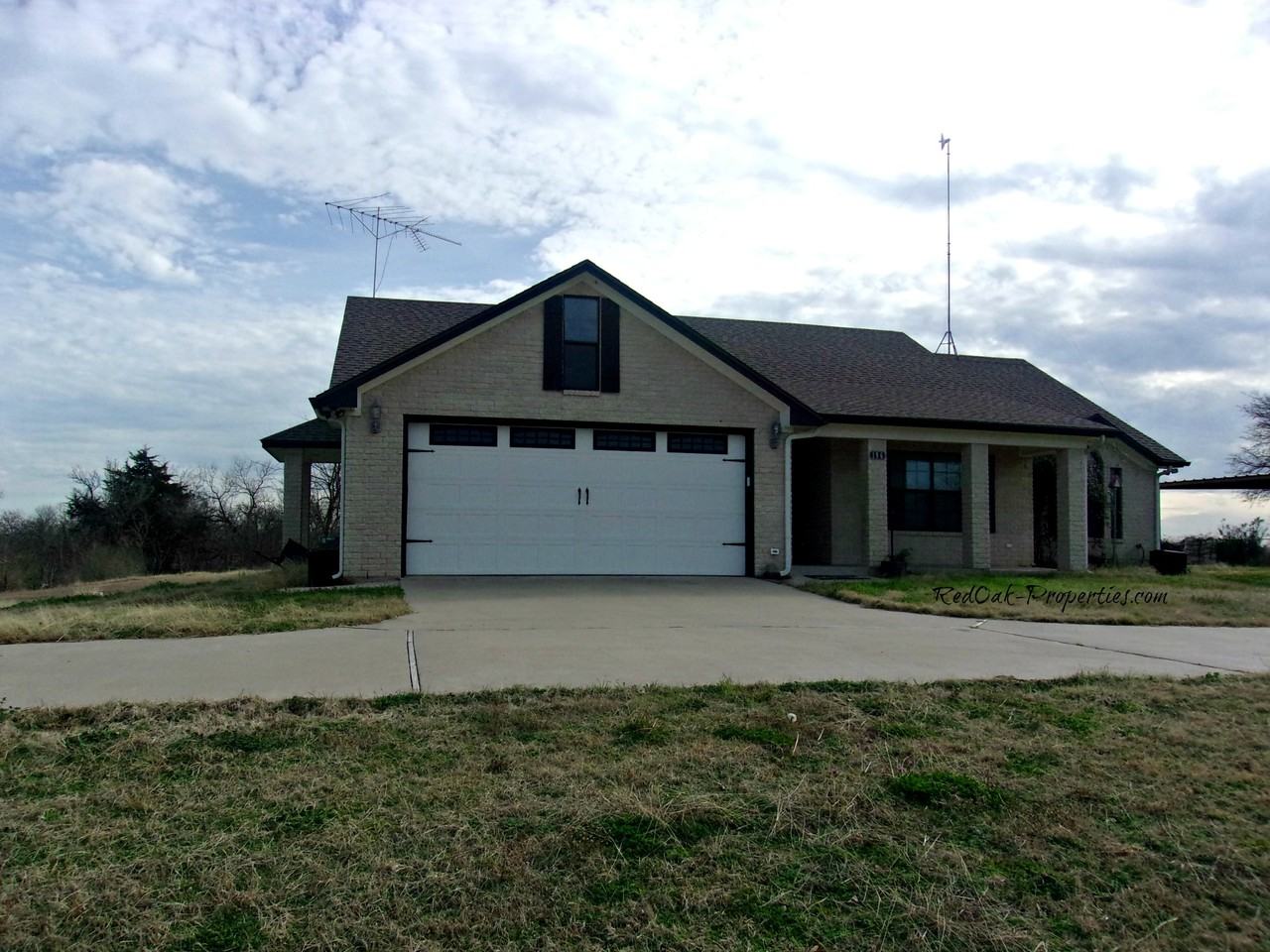 196 Boone Tucker Ln - Photo 3 of 15