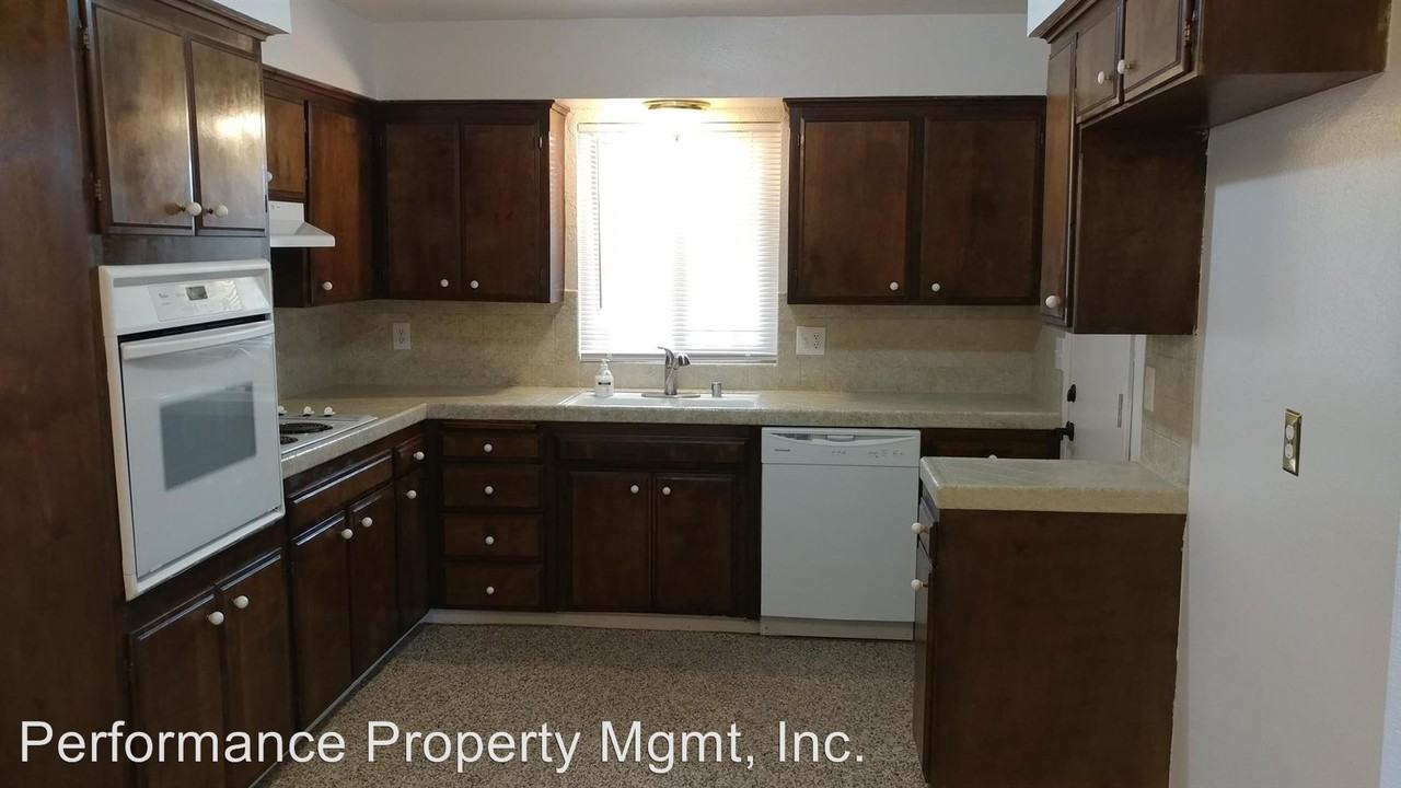 1106 W Alluvial Ave - Photo 2 of 19