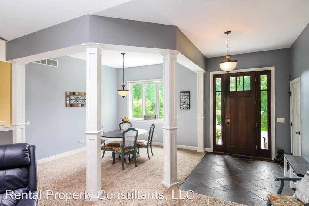 11225 Headwaters Ct NE - Photo 3 of 25