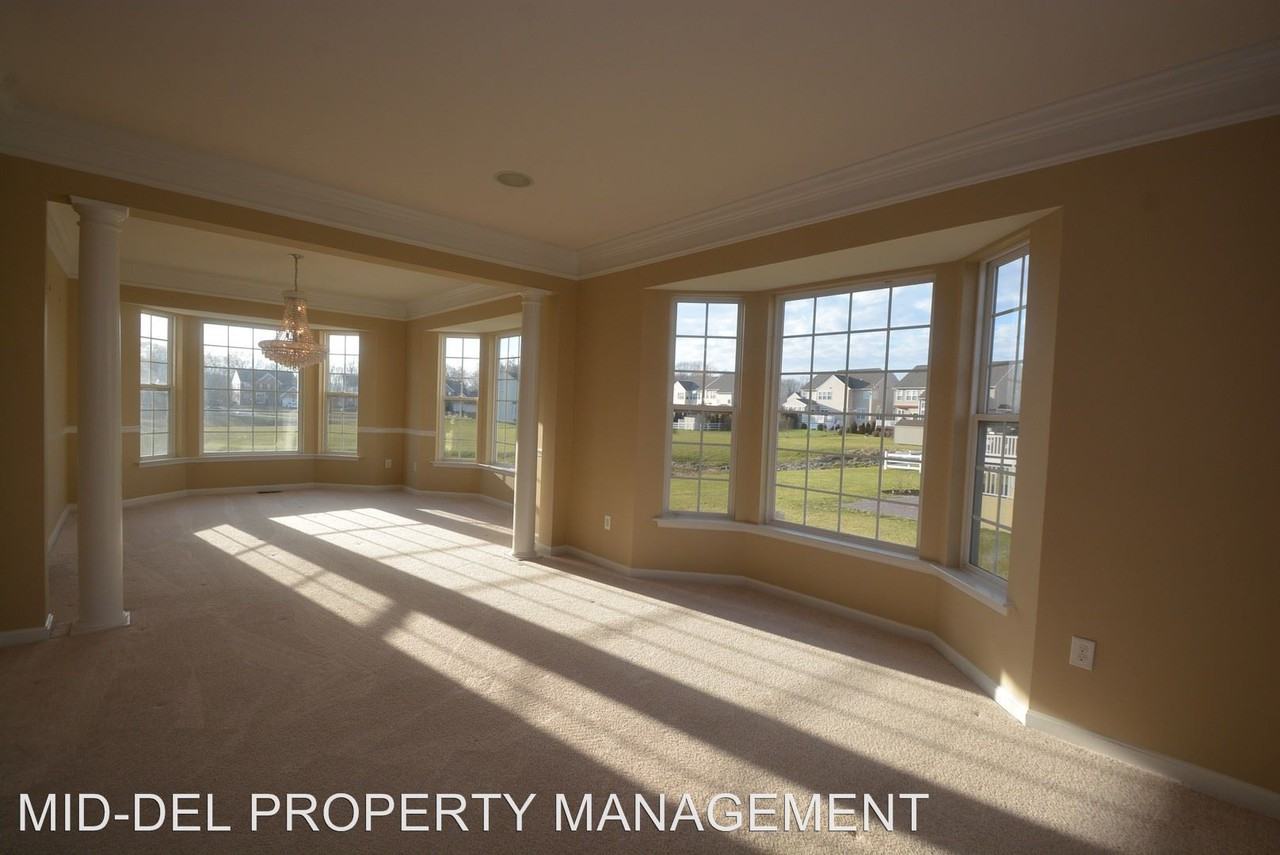 140 Gloucester Blvd - Photo 3 of 24