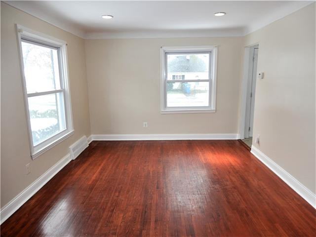 3850 Syracuse St - Photo 3 of 16