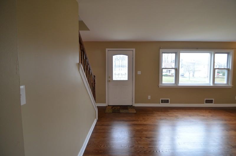 35 Troy Rd - Photo 2 of 11