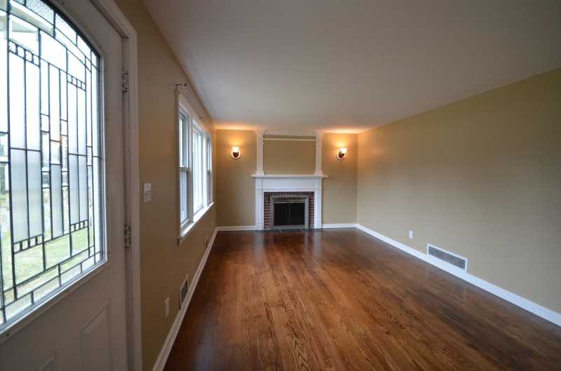 35 Troy Rd - Photo 3 of 11