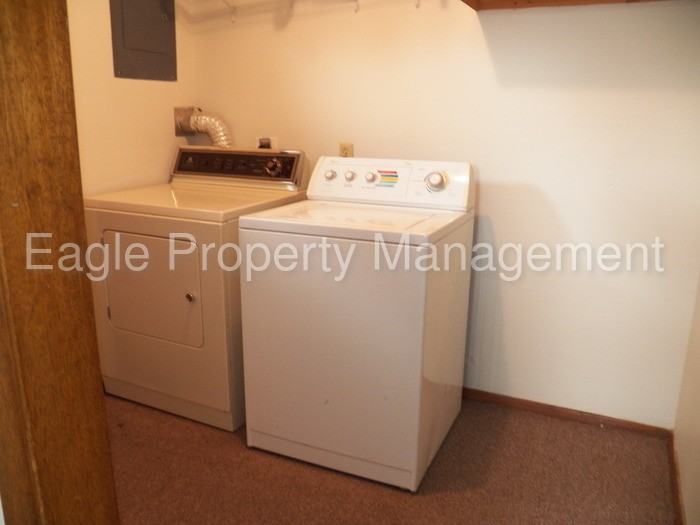 322 13th Ave - Photo 3 of 8