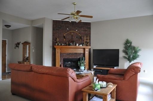 4813 Basil Dr - Photo 2 of 10