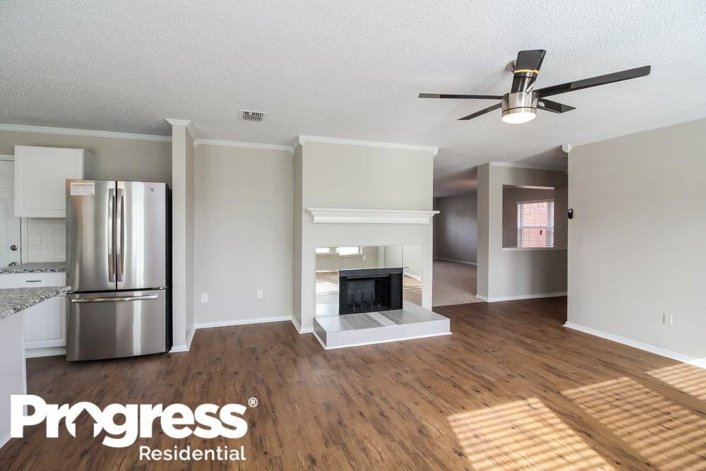 7316 Moon Ridge Ct - Photo 3 of 15