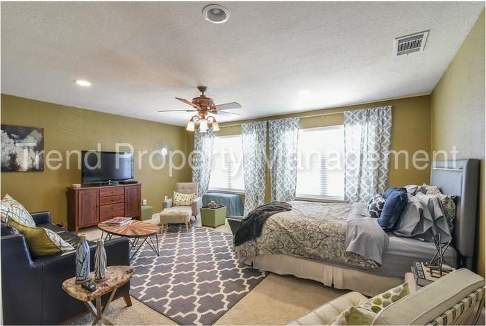 9112 Lockhart Dr - Photo 2 of 13