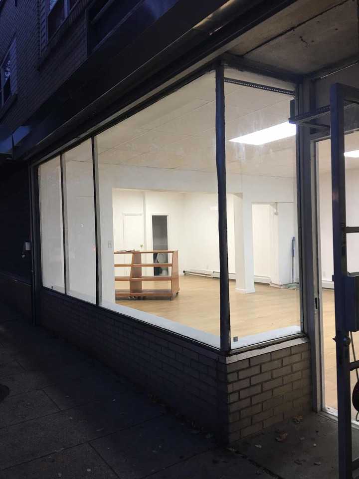 1585 New York Ave - Photo 2 of 3