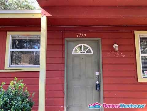 1710 Eisenhower St - Photo 2 of 17