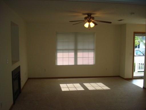 563 Rockets St - Photo 3 of 19