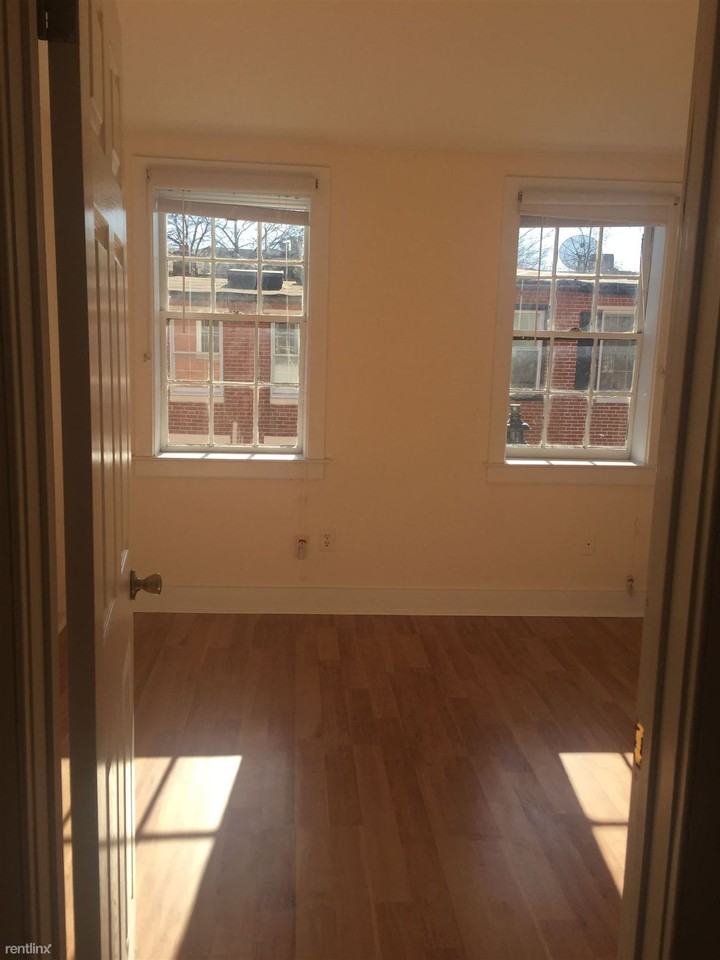 636 Dover St - Photo 2 of 11