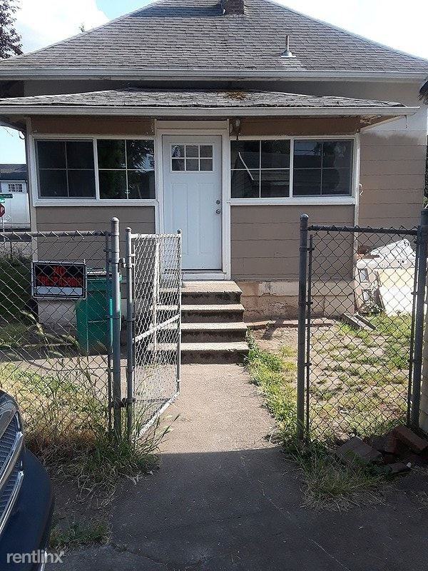 700 W Fourth Plain Blvd - Photo 2 of 3