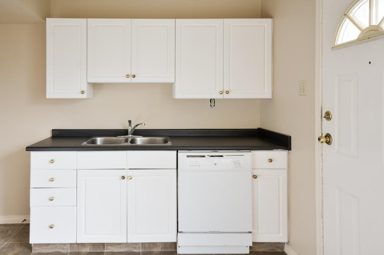 Gladmer Park - Photo 2 of 10