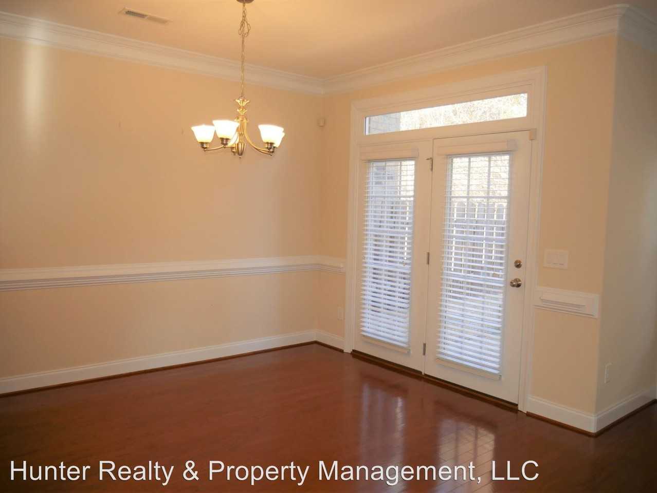 4922 Wyngate Village Dr - Photo 2 of 19