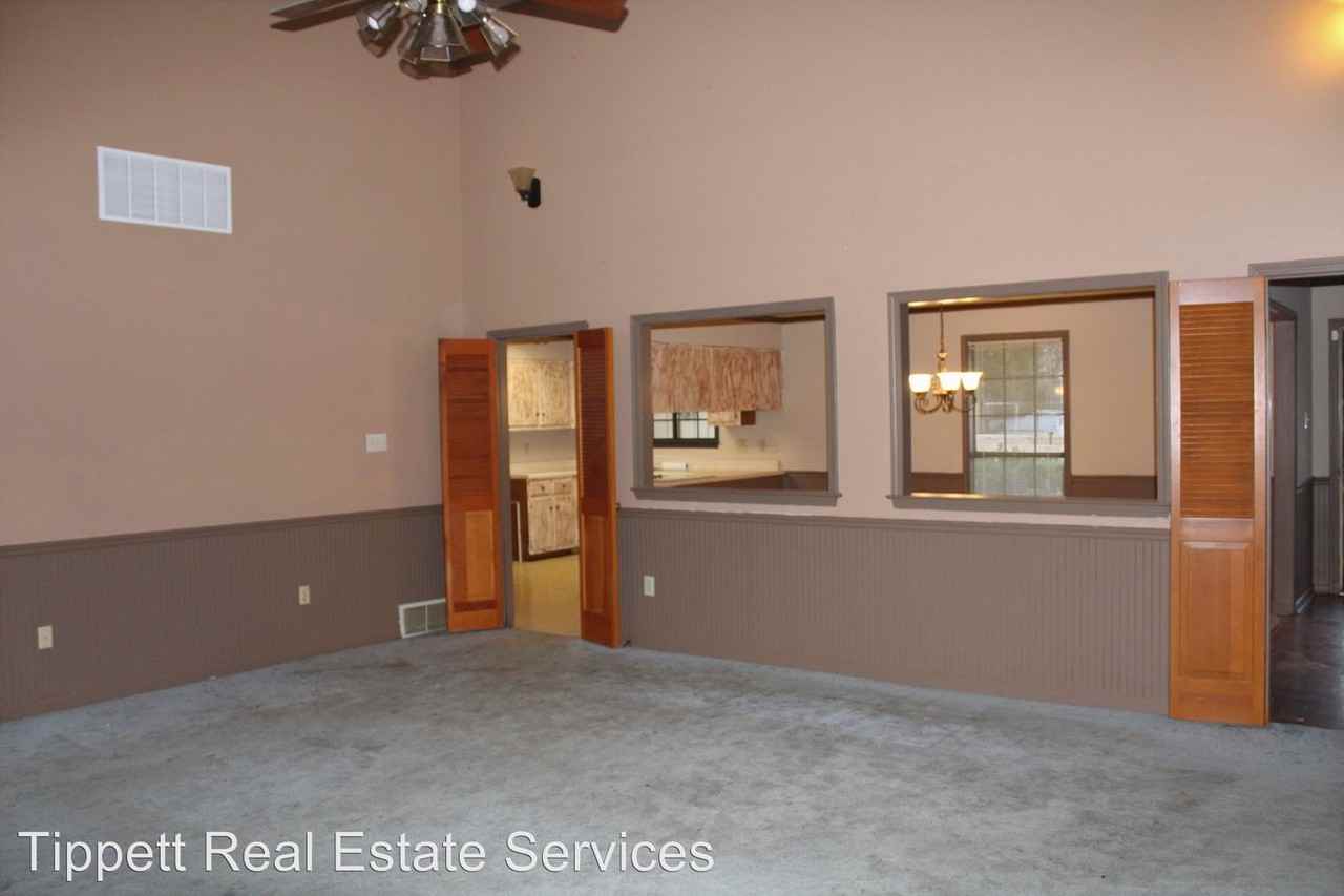 3371 Glenwood Dr - Photo 3 of 10