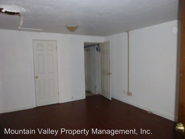 236-242 Commercial Street - Photo 3 of 5