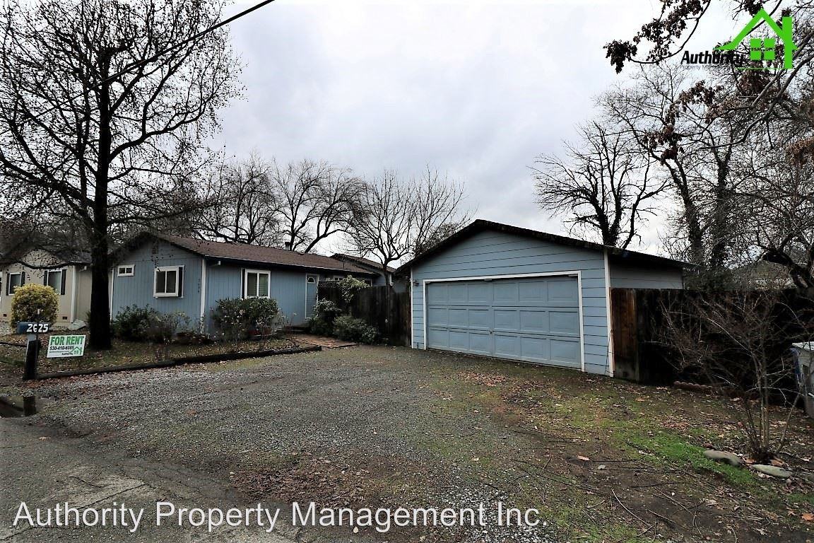 2625 Wyndham Ln - Photo 3 of 17