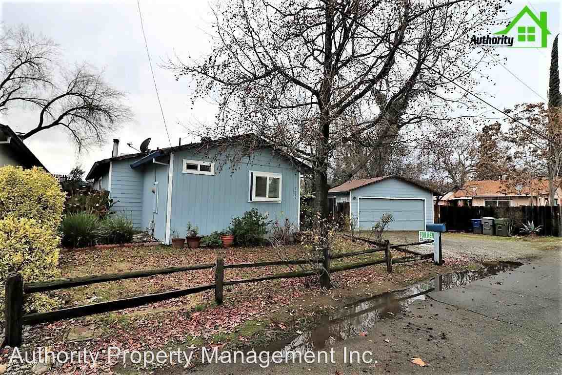 2625 Wyndham Ln - Photo 2 of 17