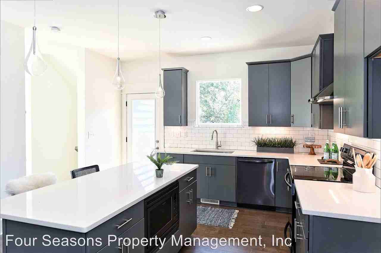 1715 Umstead St - Photo 2 of 8